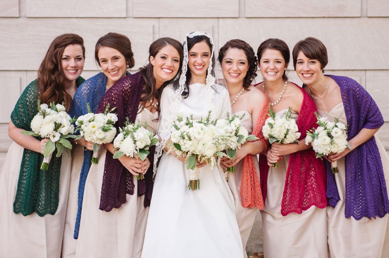 st paul mn wedding at jj hill library bride with 6 bridesmaids