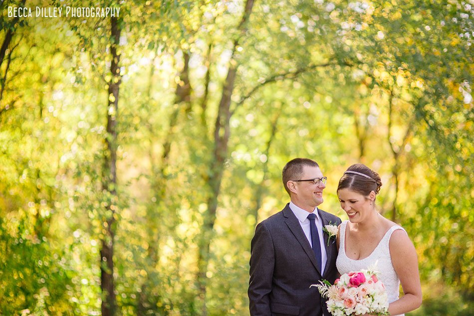 bride and groom in autumn minneapolis